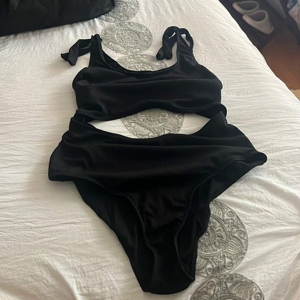 Black swimsuit, split middle
